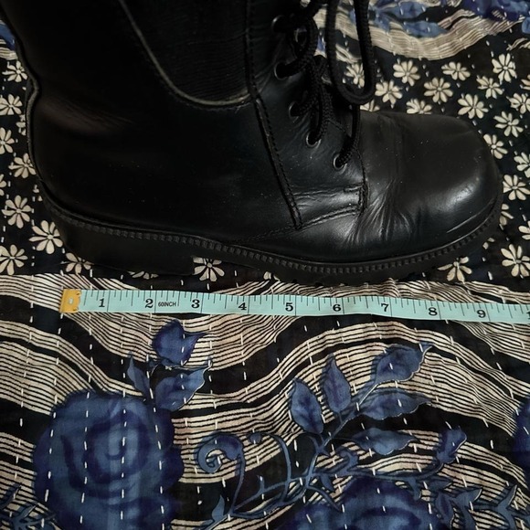 Y2K black leather short combat boot Size approx 7-7.5 lace up - Picture 4 of 7